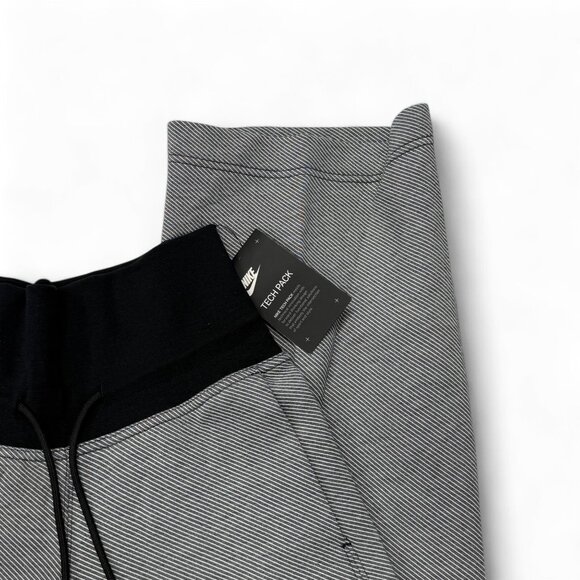 Nike Sportswear Tech Fleece Sweatpants Womens Small NWT Gray‎ Black Pants - Picture 12 of 15